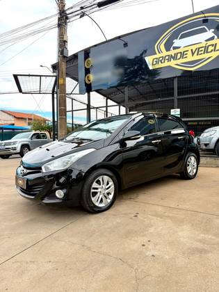 HYUNDAI HB20 1.6 PREMIUM 16V FLEX 4P AUTOMÁTICO HYUNDAI HB20 1.6 PREMIUM 16V FLEX 4P AUTOMÁTICO